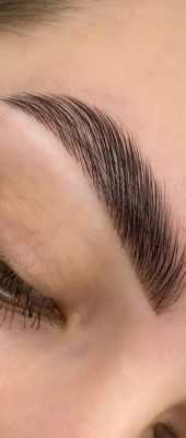 ابروهای طبیعی با فیبروز